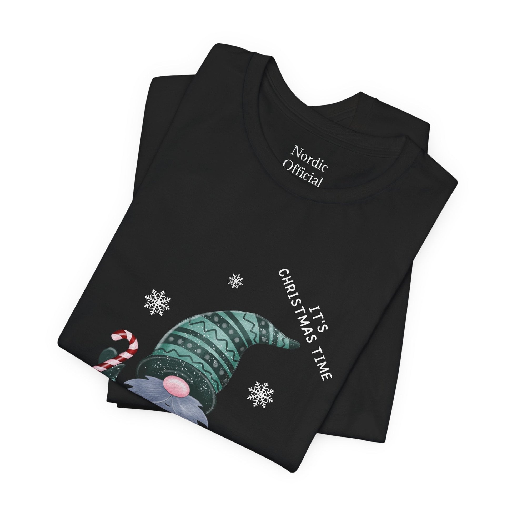 Christmas Gnome Magic T-Shirt – Festive Charm in Every Stitch 🎅✨ - Nordic OfficialChristmas Gnome Magic T-Shirt – Festive Charm in Every Stitch 🎅✨T-Shirt